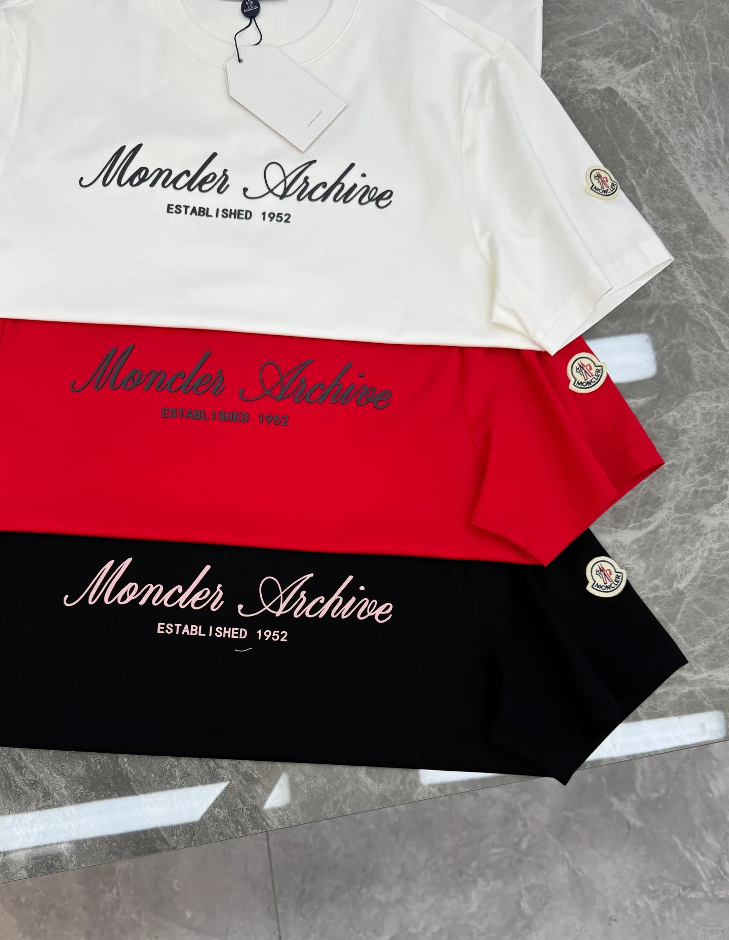 ⚜️Moncler Archive Series T ，Classic . ✨ Classic ， ！ Quality ， Breathable， ～ 、 ，Versatile 👍Moncler Premium ， Quality ， ！ ：Black. .Bright Red.Sizes：M-3XL（S 4XL ） ！175/145 XL